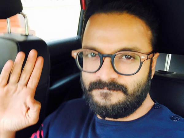 ലക്ഷങ്ങളുടെ പരസ്യം