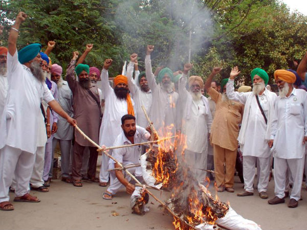ആദ്യം വെടിയുണ്ട... പിന്നെ സത്യാഗ്രഹം