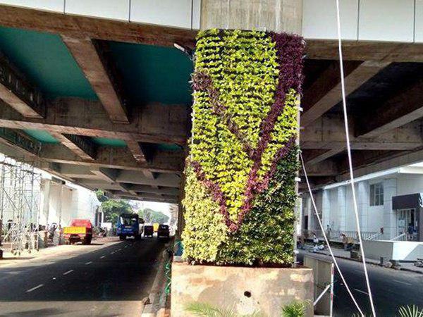 ദേ നില്‍ക്കുന്നു പൂന്തോട്ടം