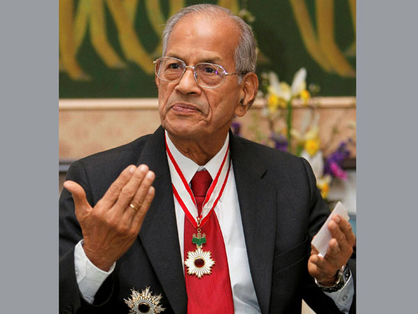 നിലയ്ക്കാത്ത കയ്യടി