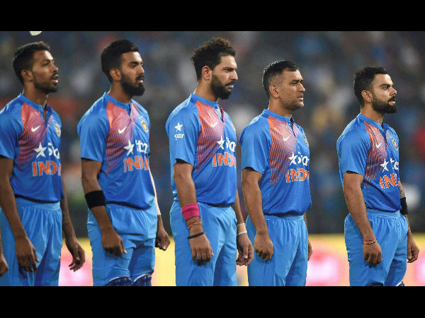 മധ്യപ്രദേശിൽ പടക്കം പൊട്ടിച്ചും ആഘോഷം...