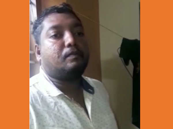 പോസ്റ്ററിലുമുണ്ട്