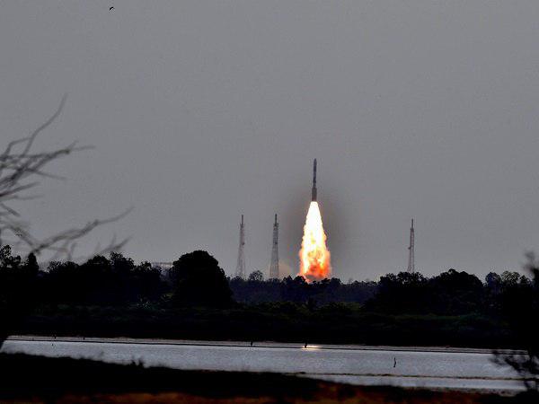 31 വിദേശ ഉപഗ്രങ്ങള്‍ 