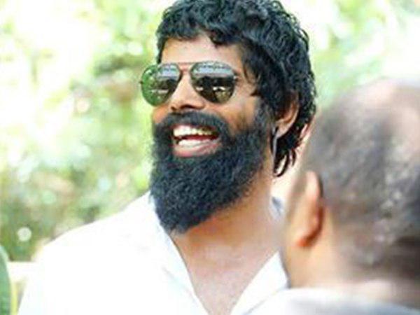 സൂപ്പർ പോലീസായി മാധ്യമങ്ങൾ 