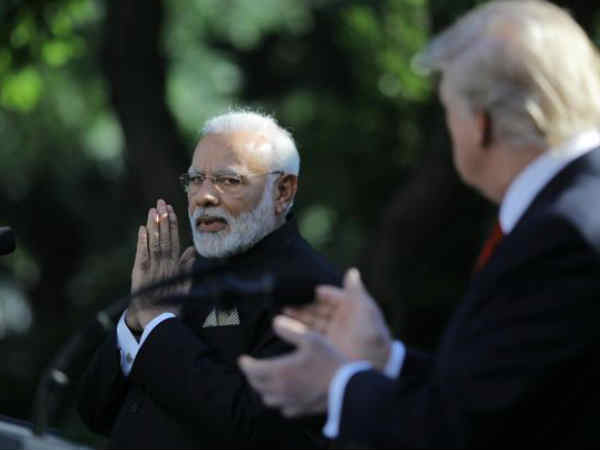 സോഷ്യൽ മീഡിയയിൽ മാത്രം സജീവം