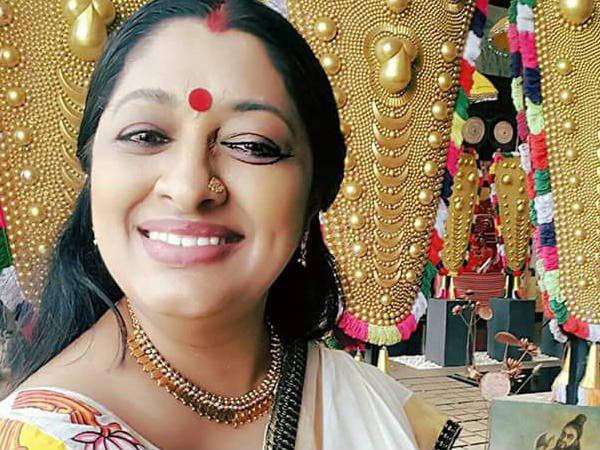 ചൊറിഞ്ഞ് കയറിയത് പത്രക്കാരൻ