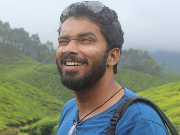 കയ്യേറിയത് മുഴുവൻ വൻ സ്രാവുകൾ 