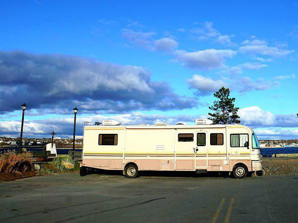 പ്രമുഖ നടിയ്ക്ക് വേണ്ടി... പ്രമുഖ നടിയ്ക്ക് വേണ്ടി...