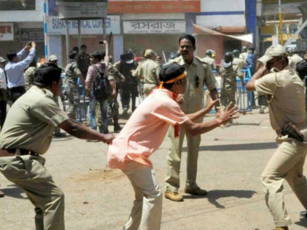 പോലീസും ജനക്കൂട്ടവും തമ്മിൽ സംഘർഷം 