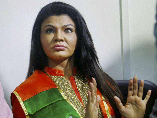 മാപ്പ് പറഞ്ഞ് തടിയൂരി