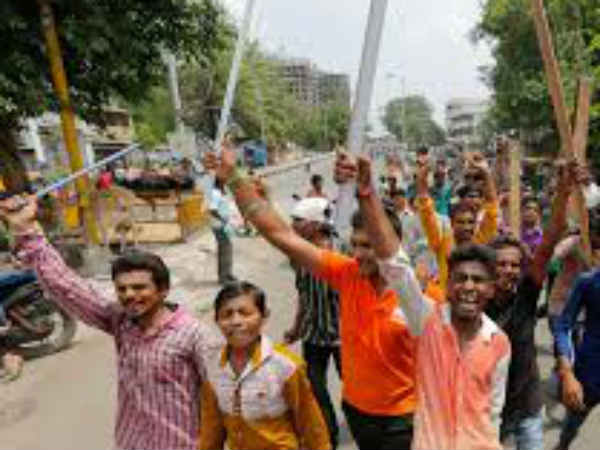 ആക്രമണങ്ങൾക്കു മുന്നിൽ കണ്ണടച്ച് പോലീസ്