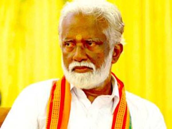 കേന്ദ്രസർക്കാരിനെ അധിക്ഷേപിക്കുന്നു