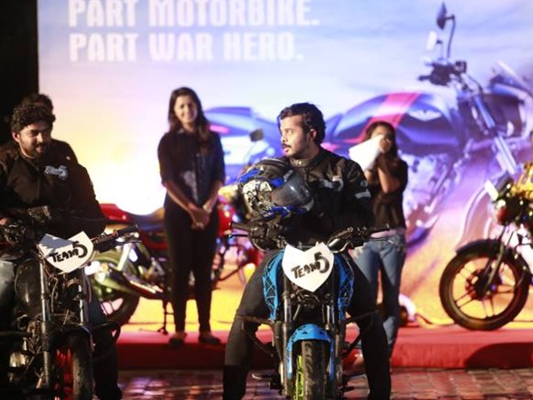 മനം മടുത്ത് സംവിധായകന്‍