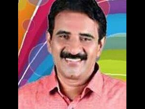 സോഷ്യല്‍ മീഡിയയിൽ