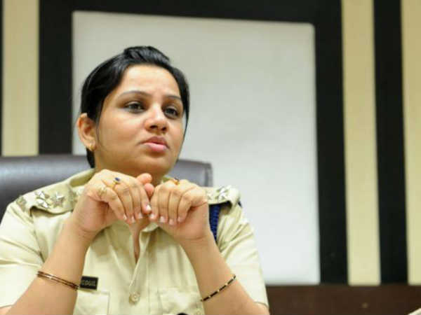 രൂപയുടെ ലക്ഷ്യം പബ്ലിസിറ്റി