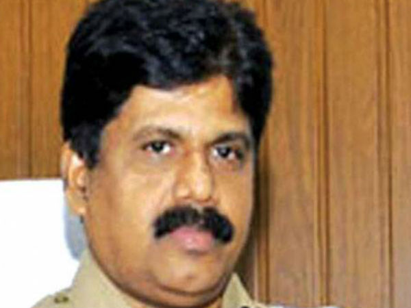 അന്വേഷണ ഉദ്യോഗസ്ഥർ...