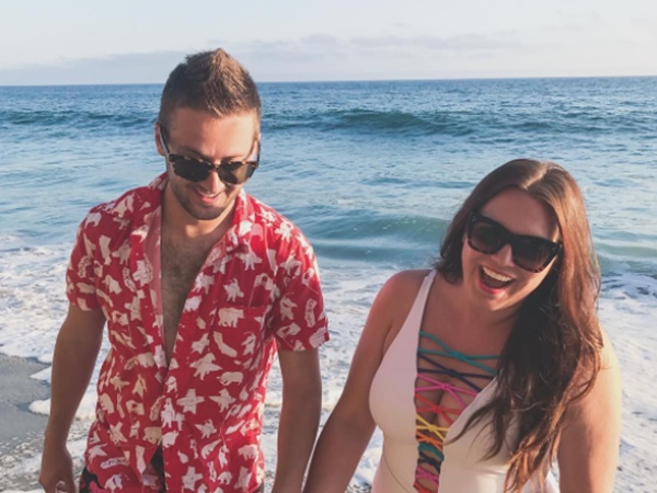 എല്ലാവരും അങ്ങനെയല്ലല്ലോ എല്ലാവരും അങ്ങനെയല്ലല്ലോ