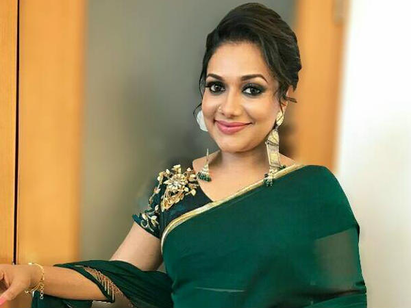 റിമി ടോമിയും മറ്റൊരു നടിയും