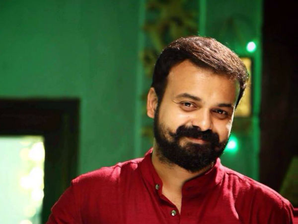 അമ്മയെ പിന്തുണച്ച് 