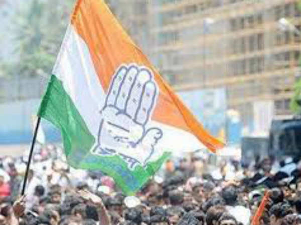 കോൺഗ്രസ് ഇരു ചേരികളിൽ