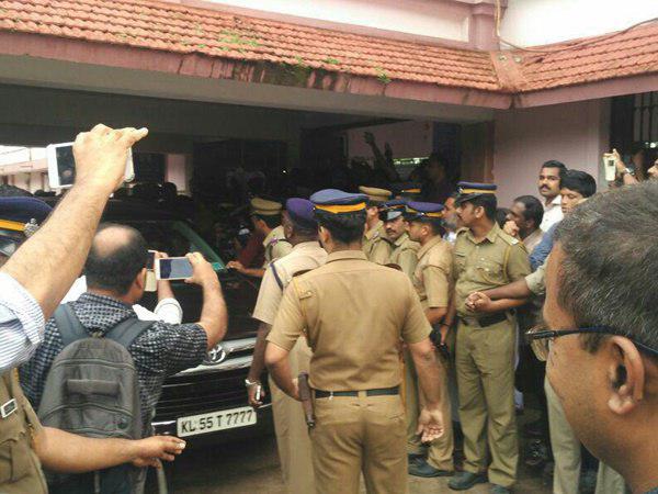 വിവാഹ ചടങ്ങിൽ...