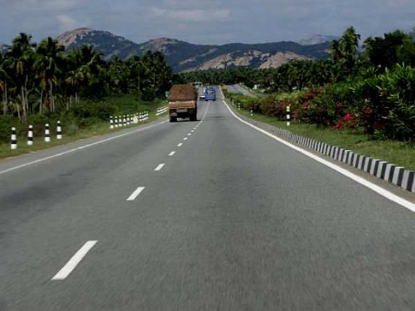 ജനങ്ങളുടെ ദുരിതം പരിഗണിക്കാതെ