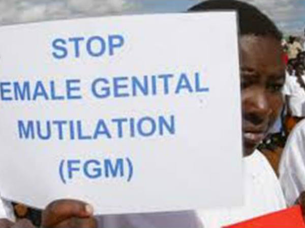 മുസ്ലീം സ്ത്രീകള്‍ക്ക് നിര്‍ബന്ധമോ?