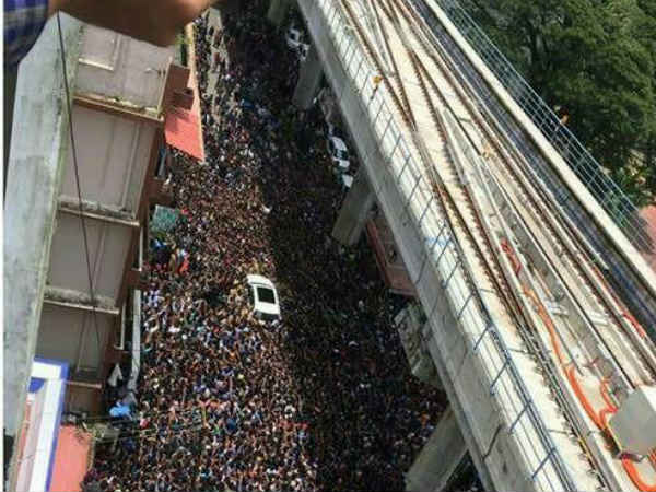 ആ കാര് എങ്ങനെയെത്തി!!! ആ കാര് എങ്ങനെയെത്തി!!!