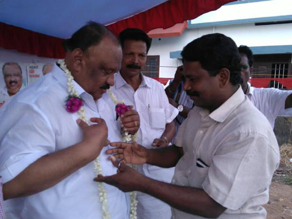 ഫണ്ട് അനുവദിച്ചത് രണ്ട് എംപിമാർ ഫണ്ട് അനുവദിച്ചത് രണ്ട് എംപിമാർ
