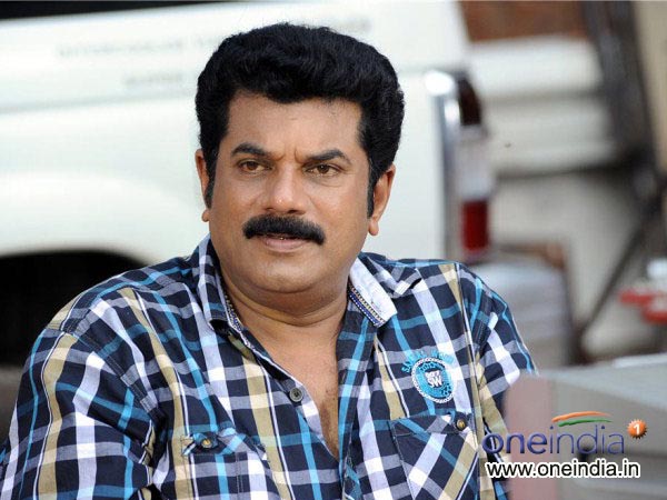 മുകേഷിനും പണി