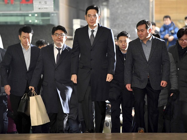 സഹായങ്ങള്ക്ക് സമ്മാനം സഹായങ്ങള്ക്ക് സമ്മാനം