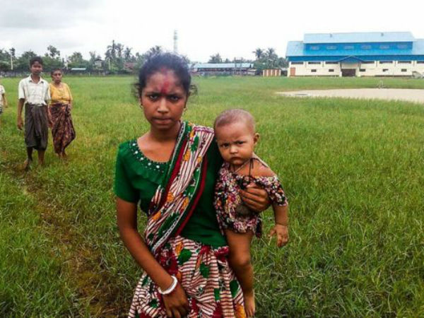 അമുസ്ലീങ്ങളെ ഒഴിപ്പിക്കുന്നു