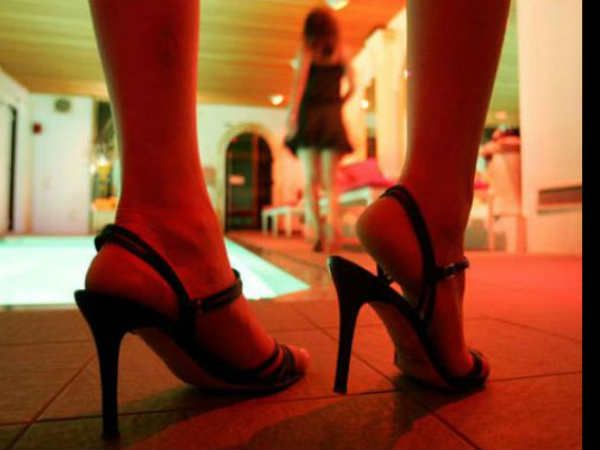  വലവിരച്ച് ഷാഡോ പോലീസ്