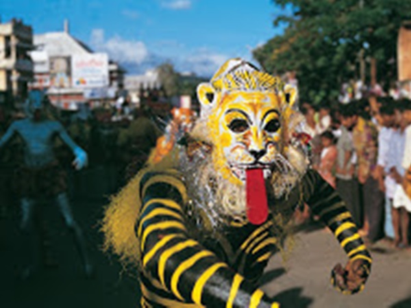 വിയ്യൂരിന്റെ അച്ഛന്‍ പുലിയും അമ്മ പുലിയും