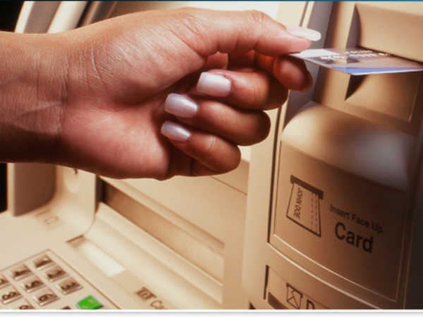 ബാങ്കുകള് പണം ഈടാക്കിത്തുടങ്ങി ബാങ്കുകള് പണം ഈടാക്കിത്തുടങ്ങി