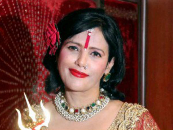 രാധേ മാ എന്ന സുഖ് വീന്ദര് സിങ്ങ് രാധേ മാ എന്ന സുഖ് വീന്ദര് സിങ്ങ്