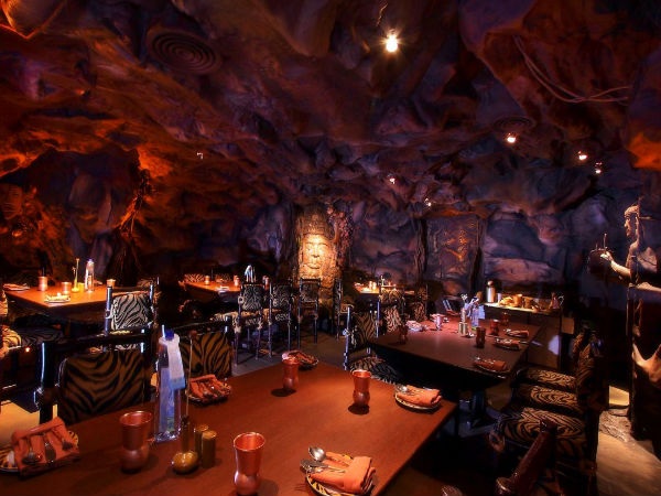  ബോര്‍ഡ് വച്ച് ഹോട്ടലുകള്‍ 