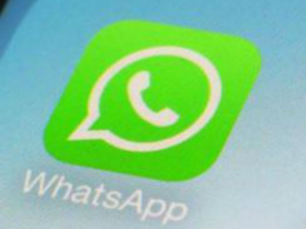 സ്ത്രീകളുമായി ചാറ്റ് ചെയ്തു