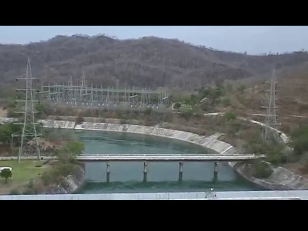  ജവഹര്‍ലാല്‍ നെഹ്രു തറക്കല്ലിട്ടു 