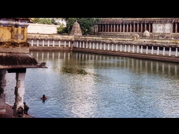 ക്രമക്കേട് ആരോപിച്ച്