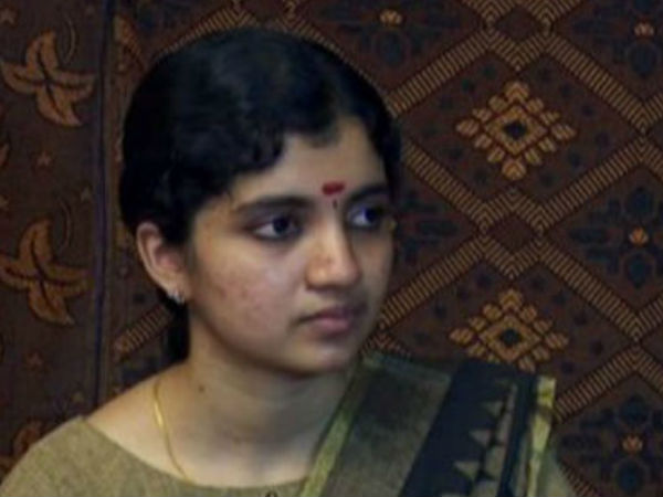 ഇരയാണ്... 