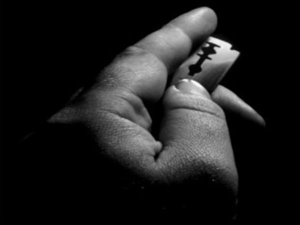 പാതി മുറിഞ്ഞ പുറത്തൂര്‍കാരന്‍