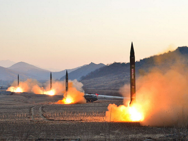 വാക് യുദ്ധം യഥാര്‍ഥയുദ്ധമായി മാറുന്നു