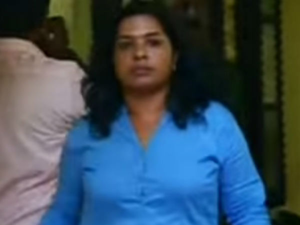  നാട്ടുകാര്‍ തടഞ്ഞുവച്ചു
