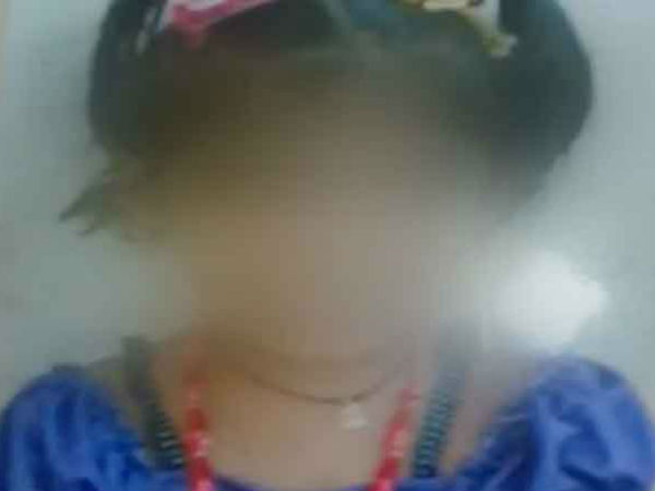 കുട്ടി പോവാറുള്ളത് അമ്മൂമ്മയോടൊപ്പം