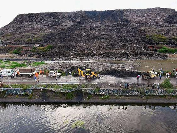 delhiwastemountain-02-1504326154.jpg -Properties delhiwastemountain-02-1504326154.jpg -Properties