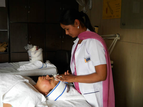 ചര്‍ച്ച തുടരുന്നു