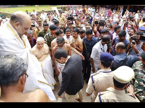 നിരവധി നേതാക്കൾ