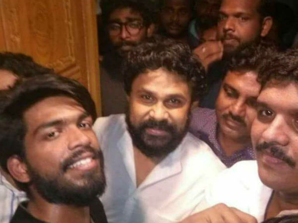 അമ്മയെ കെട്ടിപ്പുണര്‍ന്നു