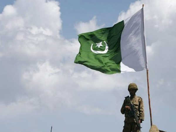  ഭീകര സംഘടനകളെ സഹായിക്കുന്നു